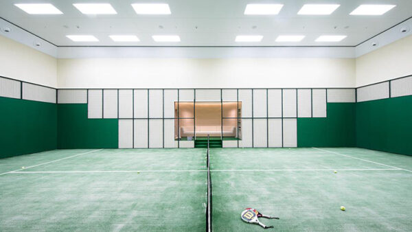Dünyanın İlk Tenis Kortlu Süperyatı Aviva