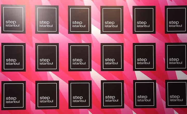 Step İstanbul Tomtom Sokak’ta