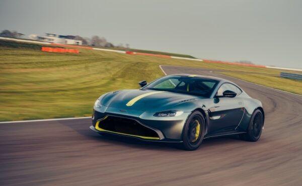 Aston Martin'den Yeni Üstü Açık Dbs Superleggera Volante