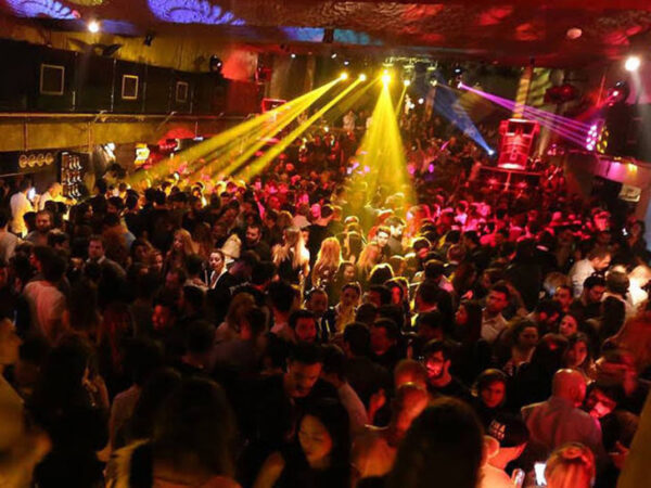 Çeşme’nin En İyi Happy Hour ve Gece Mekanları