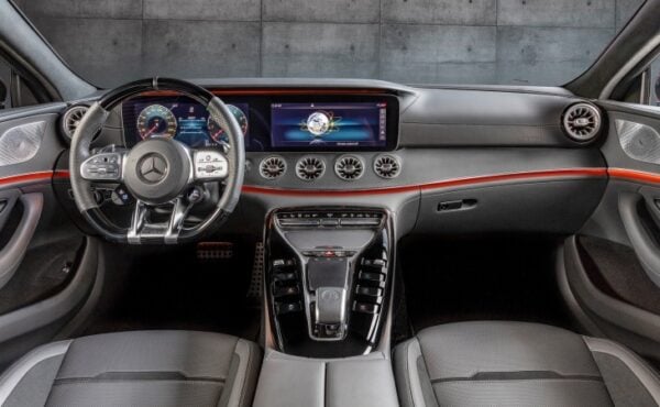 Mercedes-AMG GT 4-Kapı Coupé Hakkında Merak Edilenler