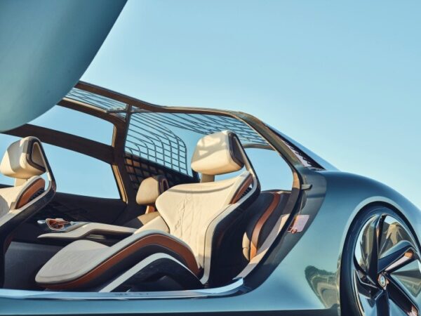 Bentley’de 100. Yaş Hediyesi: EXP 100 GT