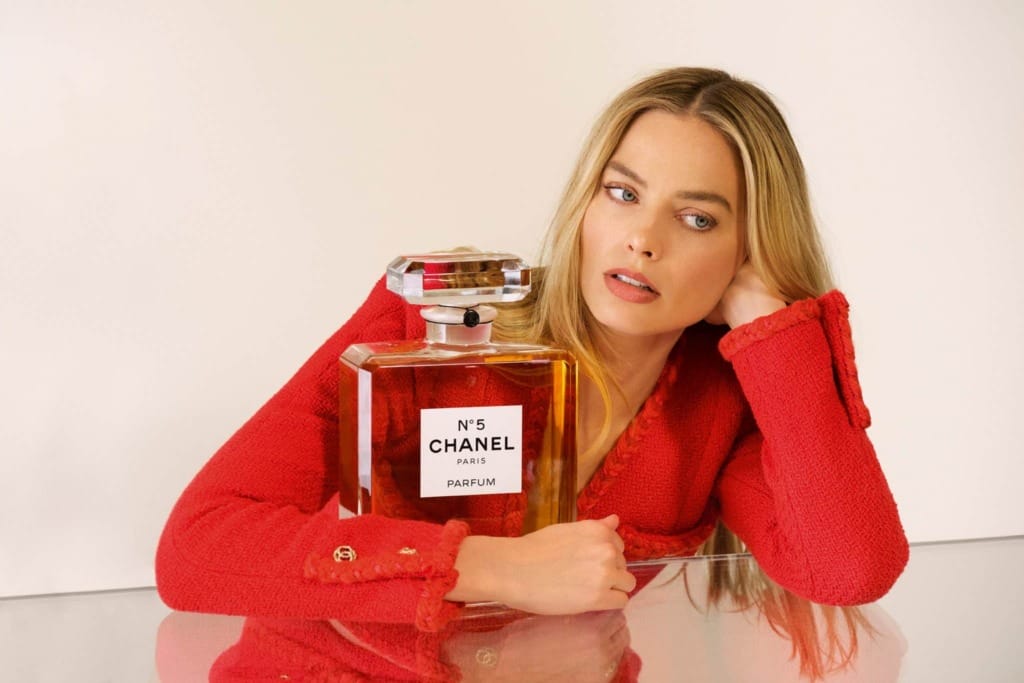 Chanel No 5 İkonik Reklam Yüzleri: Geçmişten Günümüze Efsaneler