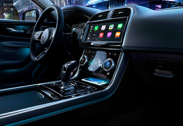 Premium Teknoloji ve Yeni Jaguar Dinamizmi: Yeni Jaguar XE