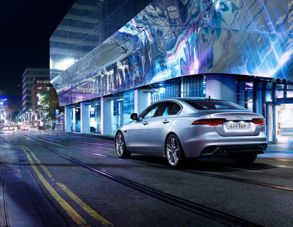 Premium Teknoloji ve Yeni Jaguar Dinamizmi: Yeni Jaguar XE