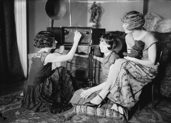 Modanın Tarihsel Evrimi: Flapper ve Caz ile 1920’ler