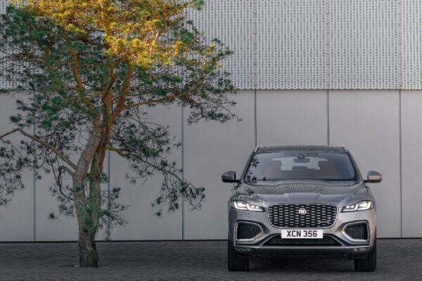 Yeni Jaguar F-PACE Hakkında Bilmeniz Gerekenler
