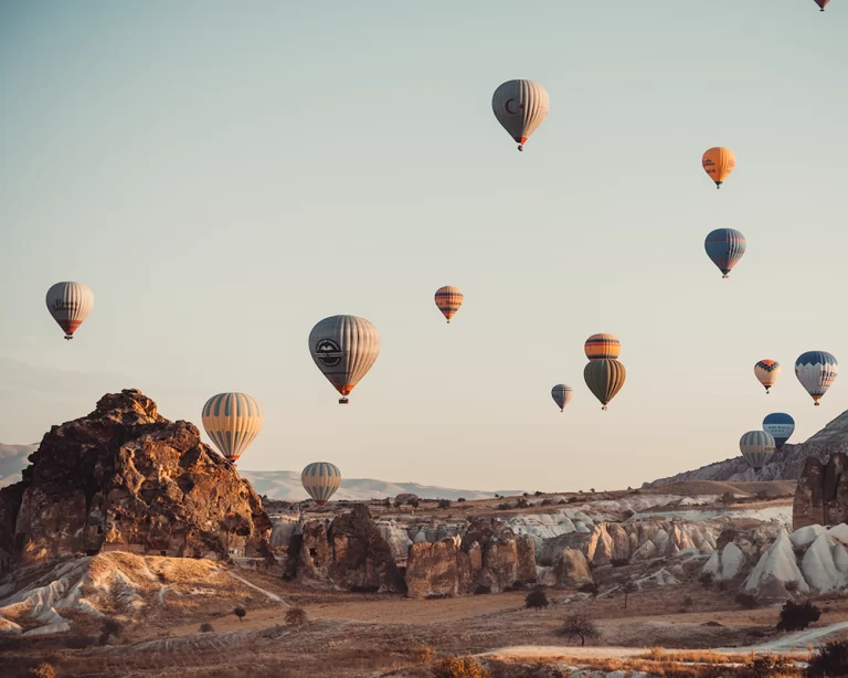 Büyüleyici Manzaralarıyla Kapadokya Seyahat Rehberi