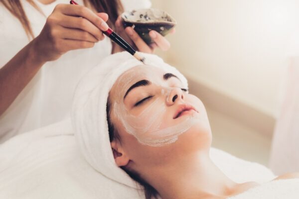 En Popüler Estetik ve Kozmetik Dermatoloji Uygulamaları