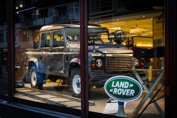Günümüzden Bugüne James Bond Filmlerinde Yer Alan Land Rover Modelleri