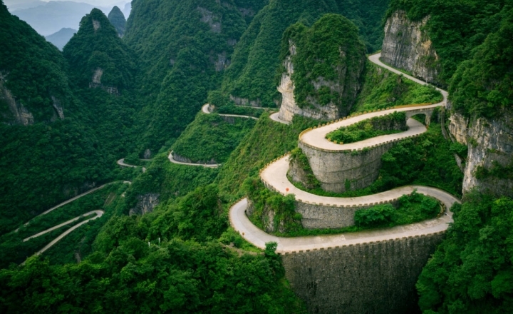 2tianmen-mountain-road-china
