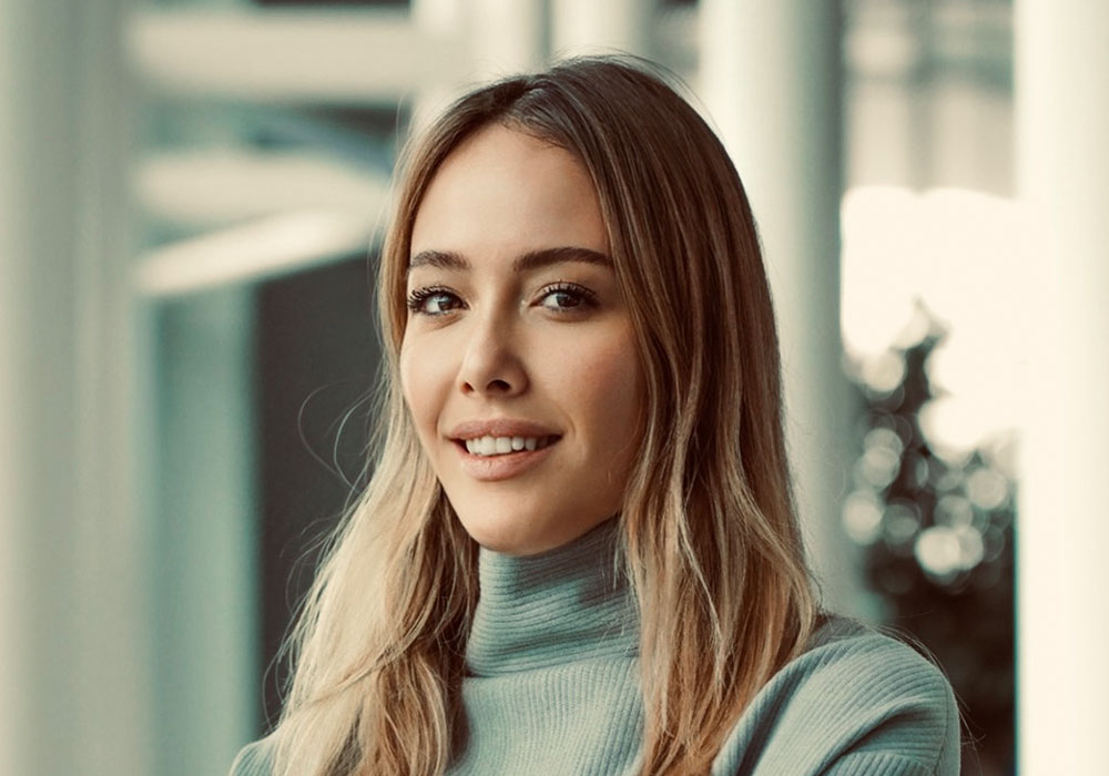 Berlin-İstanbul Arasında Bağımsız Bir Küratör: Ayça Okay