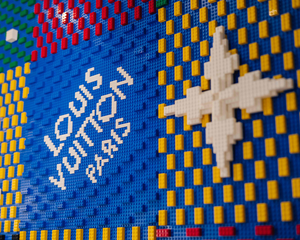 Louis Vuitton Vitrinlerine Lego Geliyor