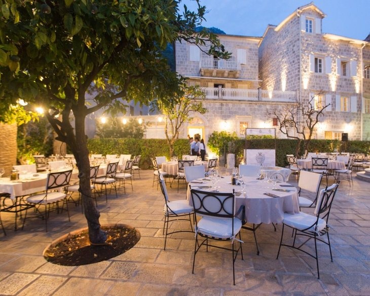 Karadağ'ın En İyi Otel ve Restoranları