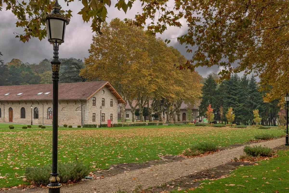 Tarihi Taş Ahırdan Büyüleyici Bir Dünyaya: Beykoz Cam ve Billur Müzesi