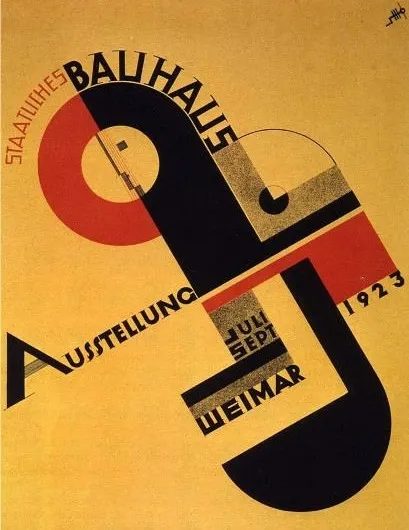 Joost Schmidt'in Bauhaus özelliklerini vurgulayan bu sarı zeminli poster, siyah ve kırmızı geometrik formları, dairesel ve köşeli elemanları, STAATLICHES BAUHAUS AUSSTELLUNG 1923 WEIMAR gibi metinleri sanatsal bir düzenlemeyle birleştirerek okulun öncü tasarım anlayışını gözler önüne seriyor.