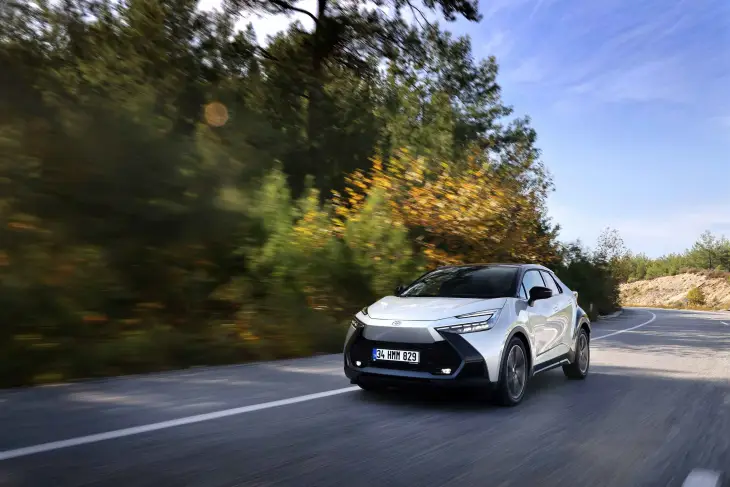 Yeni Toyota C-HR Hybrid Hakkında Bilmeniz Gerekenler