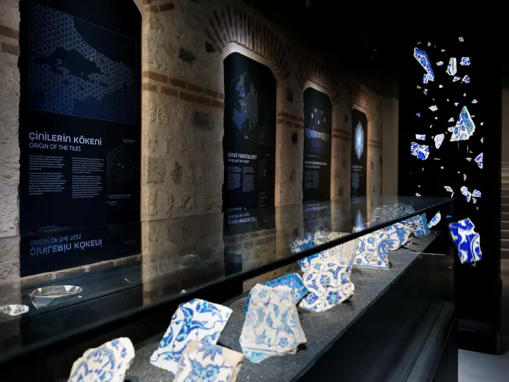 İstanbul'un Yeni Kültürel Mirası Zeyrek Çinili Hamam'da devam eden ''Kalıntıların Şifası'' Sergisi Uzatıldı