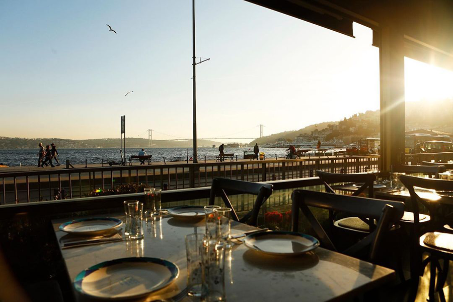 İstanbul'un Muhteşem Manzarasıyla Keyif Mekanı: Chef Mezze
