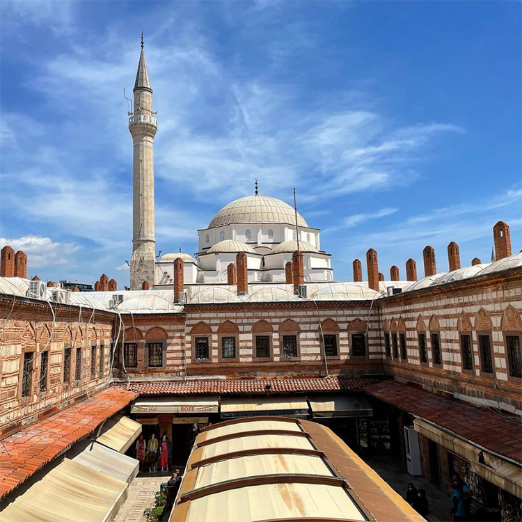 Ege'nin Kalbine Yolculuk: İzmir Seyahat Rehberi