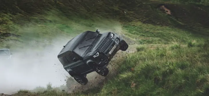 Geçmişten Bugüne James Bond Filmlerinde Yer Alan Land Rover Modelleri