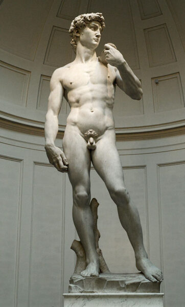 Michelangelo’nun David heykeli; insan anatomisini kusursuz biçimde yansıtan bu başyapıt, Rönesans’ın kahramanlık ve ideal güzellik anlayışının simgesi olarak Floransa’da sergileniyor.