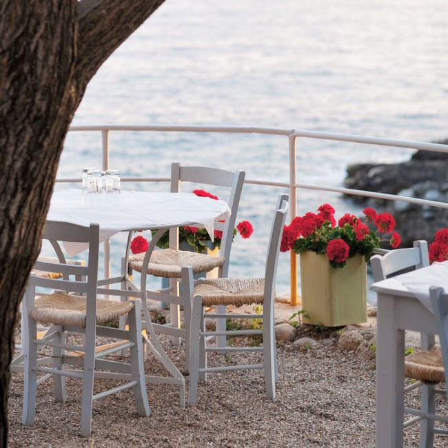 Yunan Adaları’nda Tekneyle Gidebileceğiniz En Güzel Restoranlar