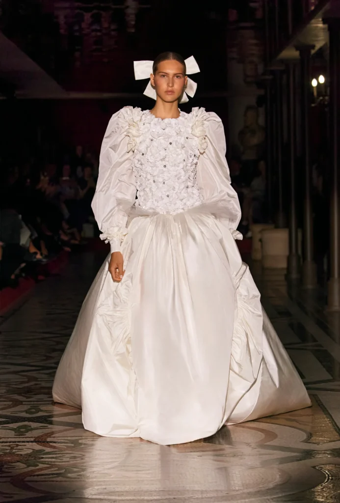 Chanel Haute Couture Koleksiyonu ile Operaya Dönüyor