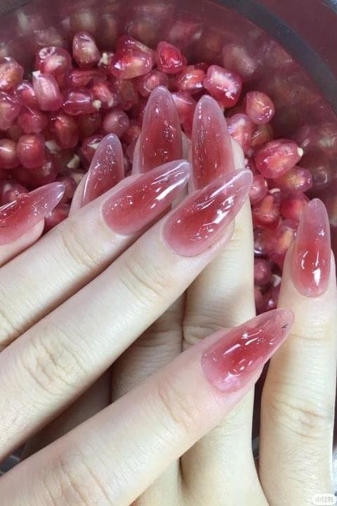 aura blushing nail 2
