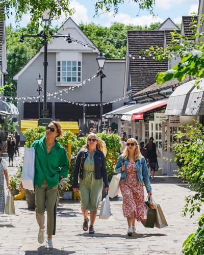 İngiltere’nin Lüks Outlet Kasabası: Bicester Village