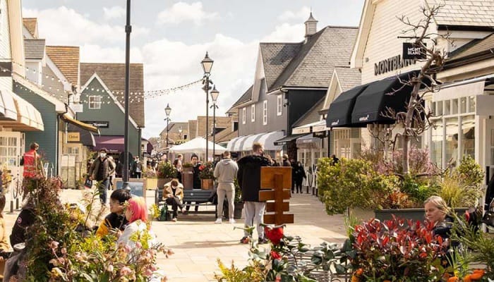 İngiltere’nin Lüks Outlet Kasabası: Bicester Village