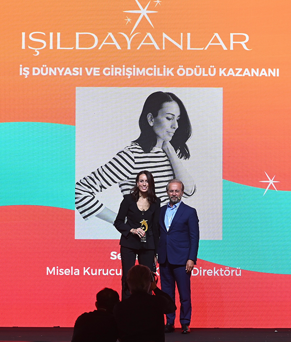 IŞILDAYANLAR ile İlham Dolu Anlar: Ödüllerin Ardındaki Hikayeler