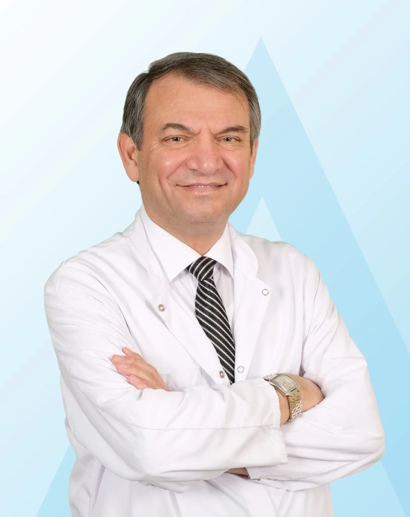 Acıbadem International Hastanesi Çocuk Alerjisi Uzmanı Prof. Dr. Feyzullah Çetinkaya portresi