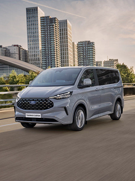 Gri Ford Tourneo Custom Görseli