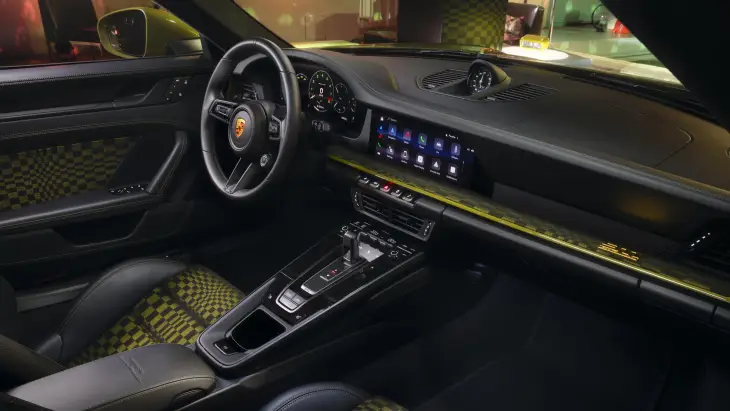 70’lerin Ruhunun Günümüzün Performansıyla Buluşması: Porsche 911 Spirit 70