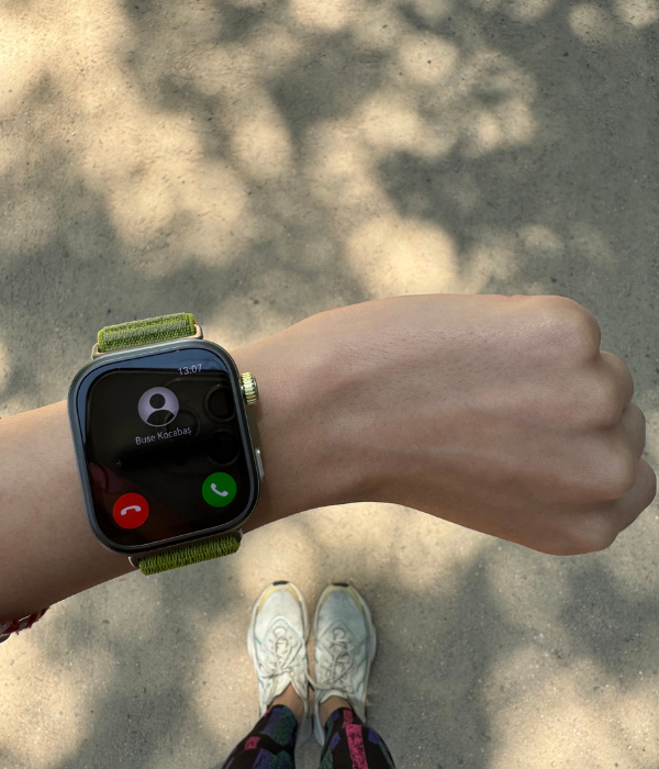 Her Ana Uyum Sağlayan Akıllı Şıklık: Huawei Watch Fit 4 Pro ile Sabah Koşusu Deneyimi