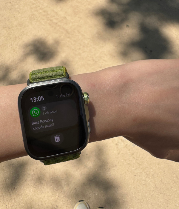 Her Ana Uyum Sağlayan Akıllı Şıklık: Huawei Watch Fit 4 Pro ile Sabah Koşusu Deneyimi