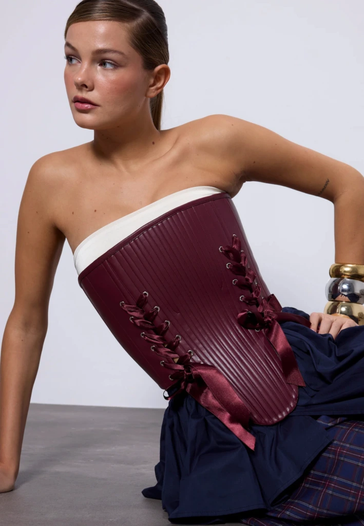 Coquette Nedir? Coquette Stili ile Feminen Şıklık