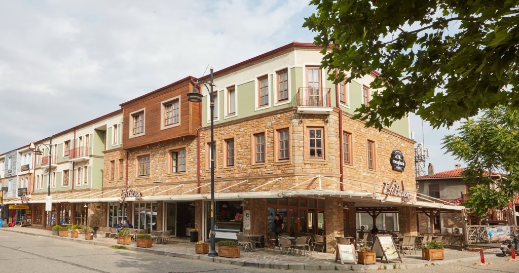 Deniz, Güneş, Rüzgar Bir Arada: Gökçeada Rehberi