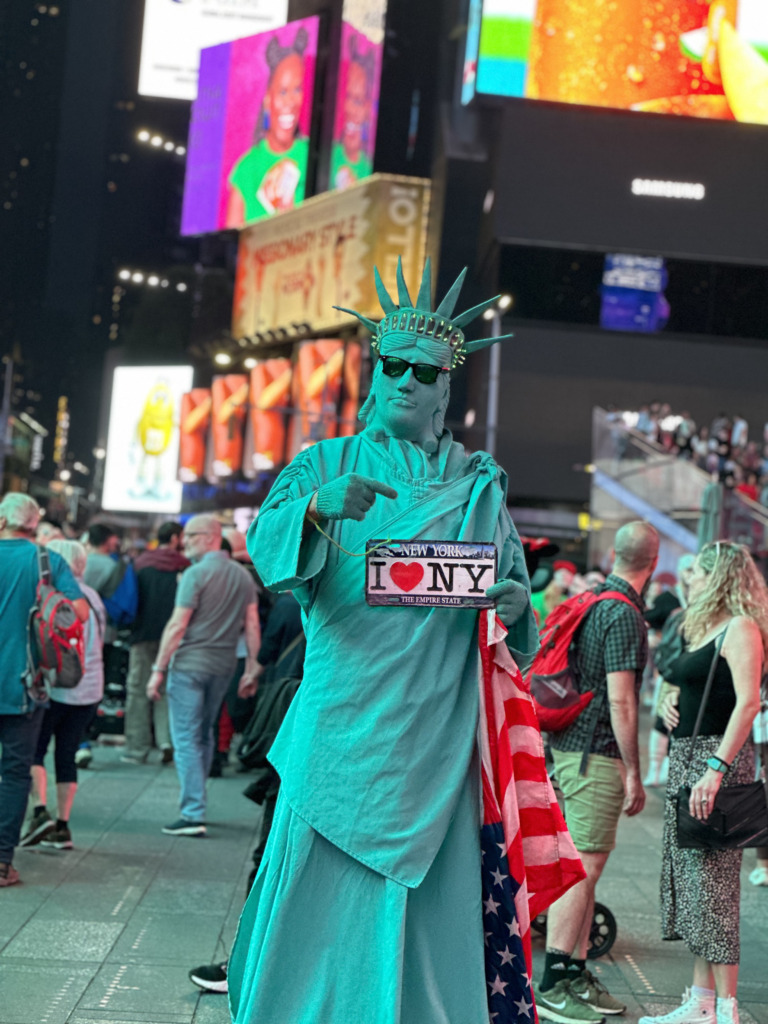 Işıkların ve Hayallerin Şehri: New York Seyahat Rehberi