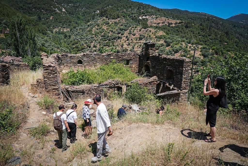 Bir Tabağın Ardında Yüzyıllar Var: Efeler Yolu’nda Zamanı Tatmak