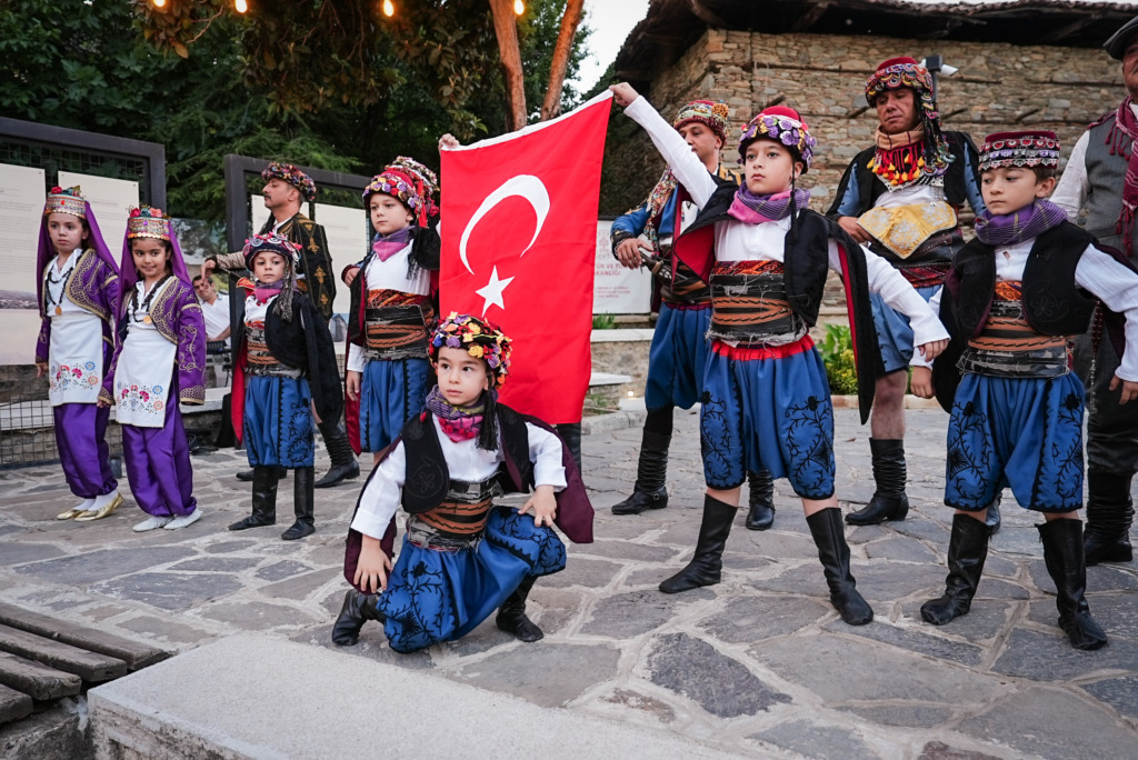 Bir Tabağın Ardında Yüzyıllar Var: Efeler Yolu’nda Zamanı Tatmak
