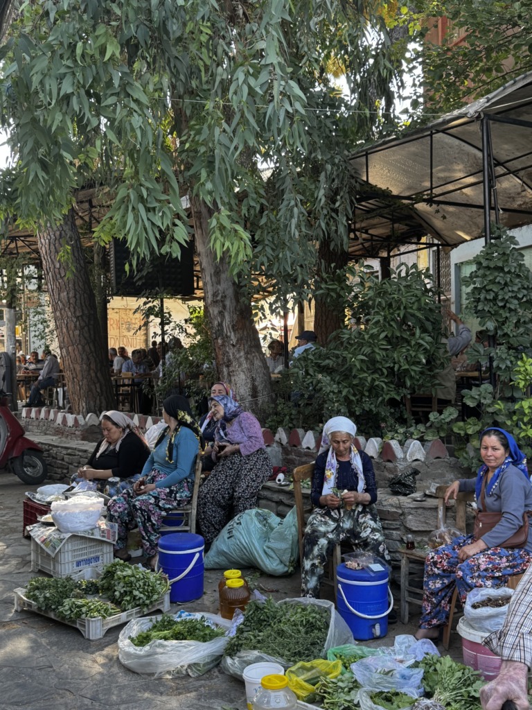 Bir Tabağın Ardında Yüzyıllar Var: Efeler Yolu’nda Zamanı Tatmak