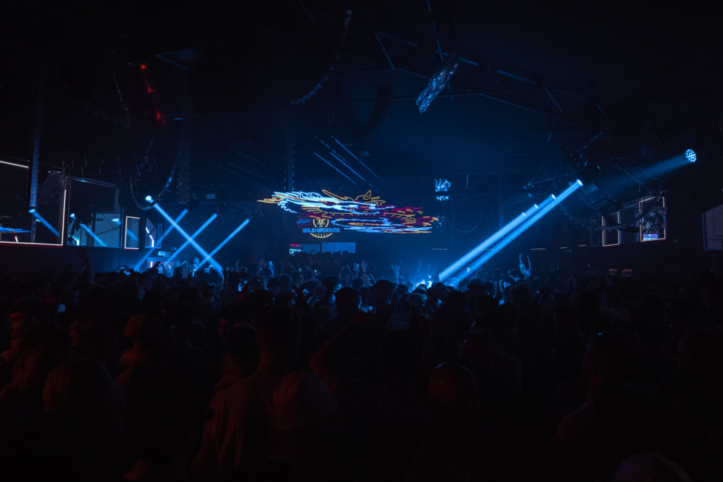 İbiza’nın En İyi Beach Club’ları ve Gece Kulüpleri
