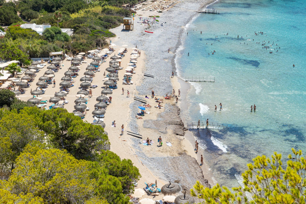 İbiza Seyahat Rehberi: Güneş, Müzik ve Sınırsız Enerji