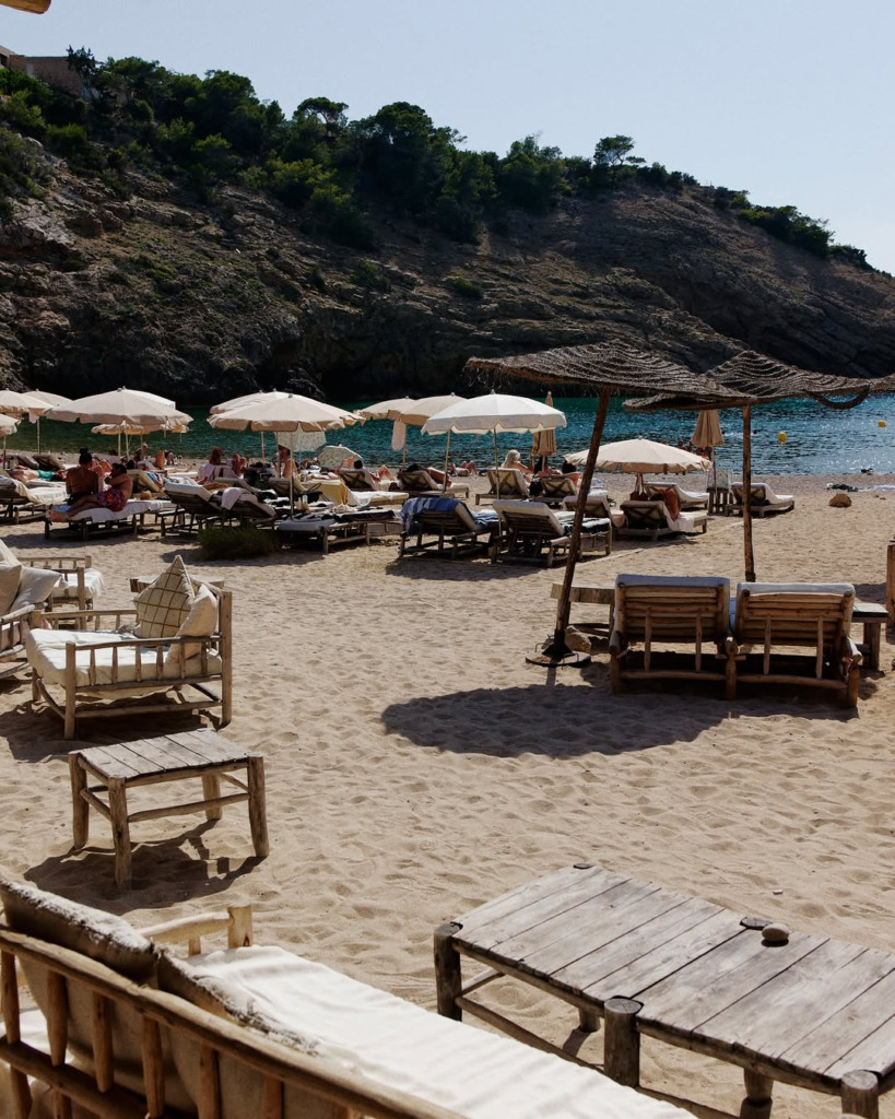 İbiza’nın En İyi Beach Club’ları ve Gece Kulüpleri