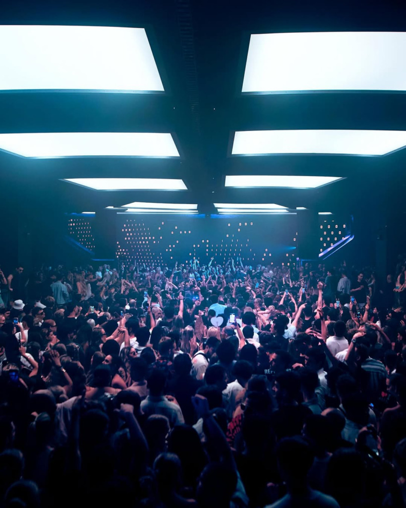 İbiza’nın En İyi Beach Club’ları ve Gece Kulüpleri