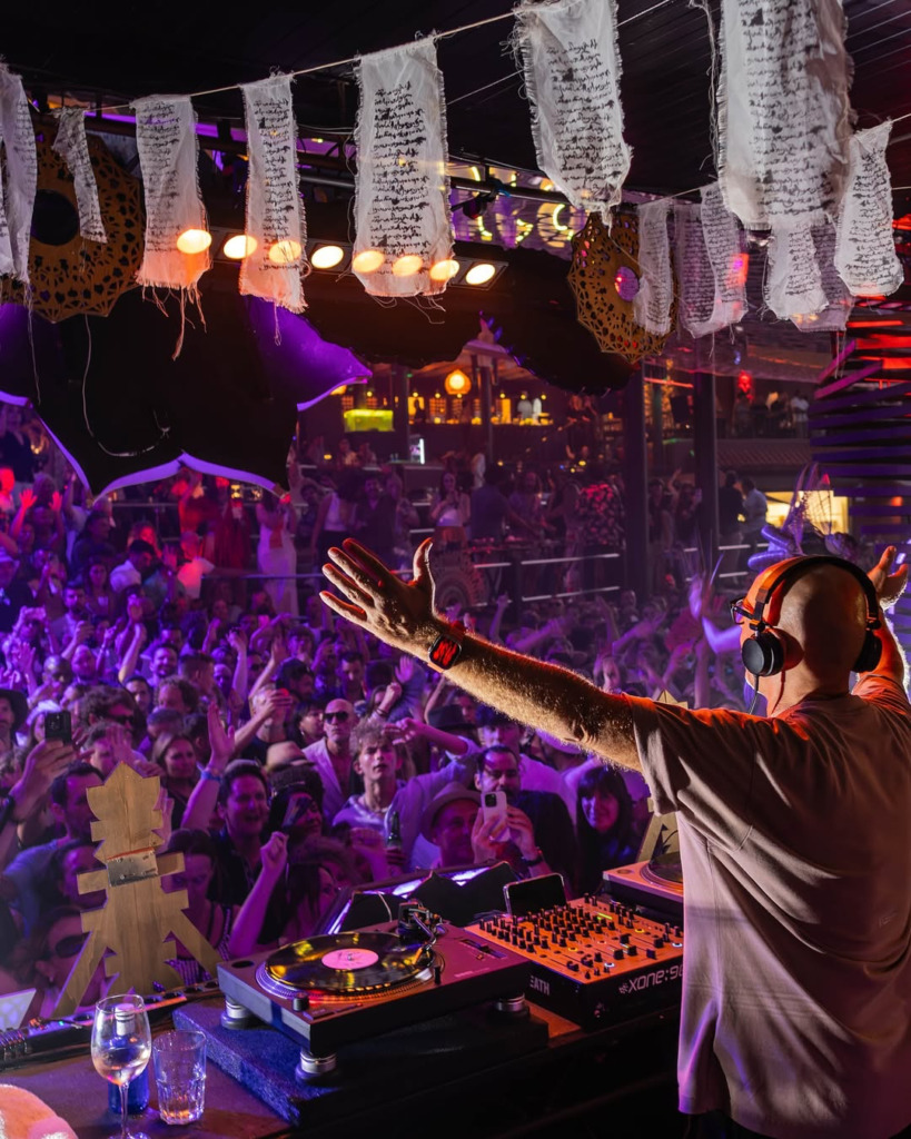 İbiza’nın En İyi Beach Club’ları ve Gece Kulüpleri