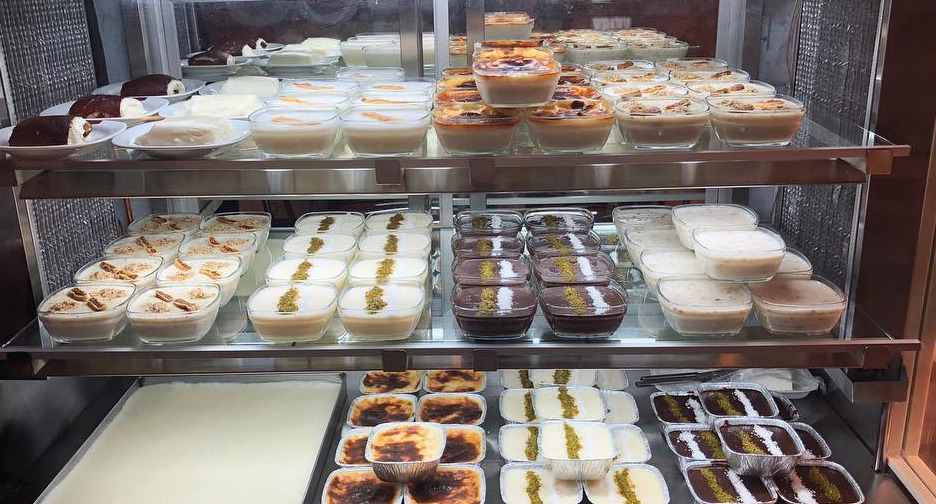 Meşhur Karaköy Börekçisi sütlü tatlılar