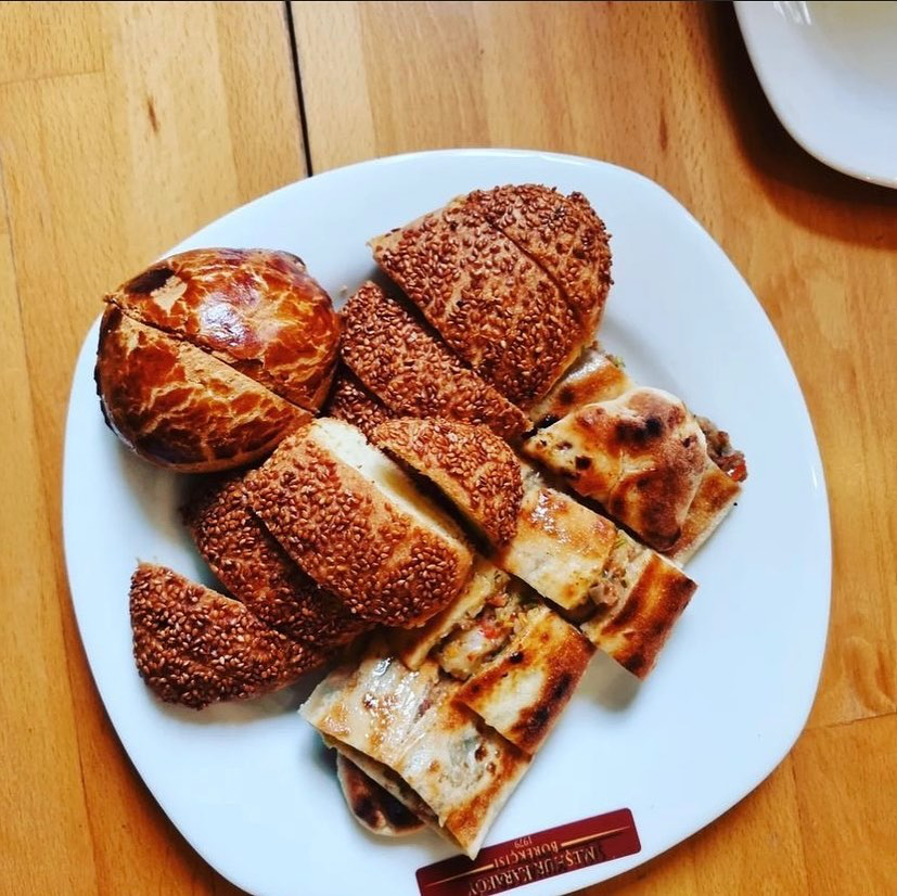 Meşhur Karaköy Börekçisi poğaça